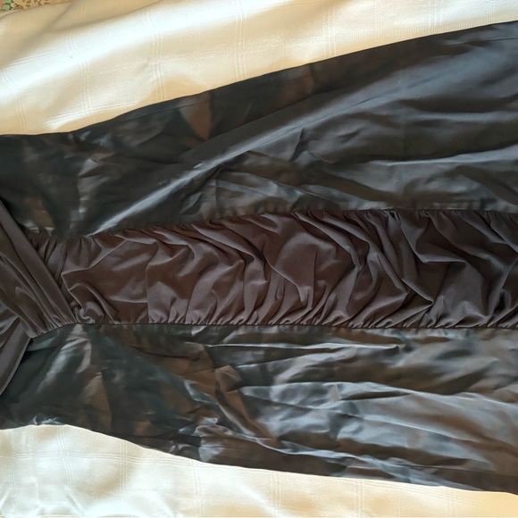 Calvin Klein Silky Satin dress size large - Picture 4 of 8